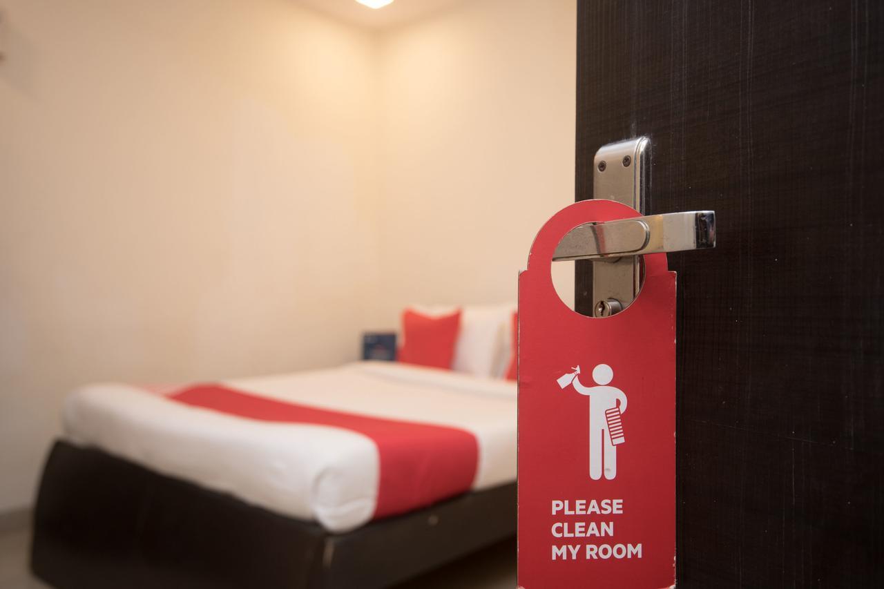 Oyo 10103 Hotel Aviva Мумбаї Екстер'єр фото